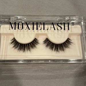 Moxielash Lashies "Happy" NIB